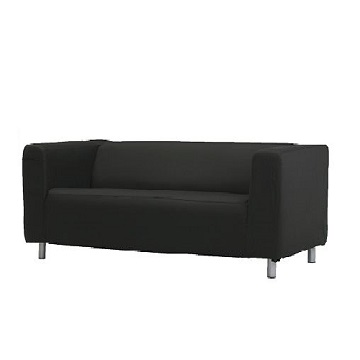 sohva must1